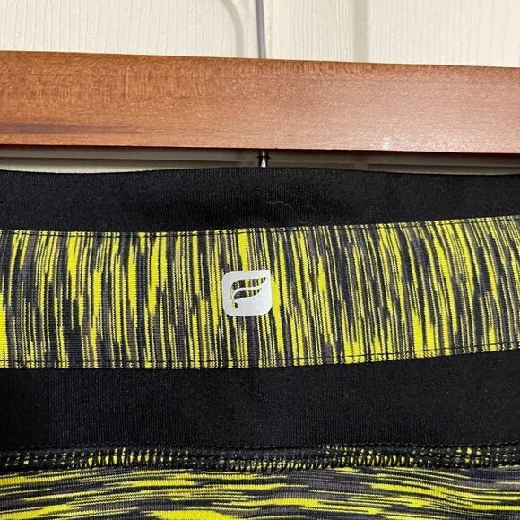 Fabletics Women's Black Yellow Camacan Capri Cropped Active Leggings Size Small - Picture 3 of 7